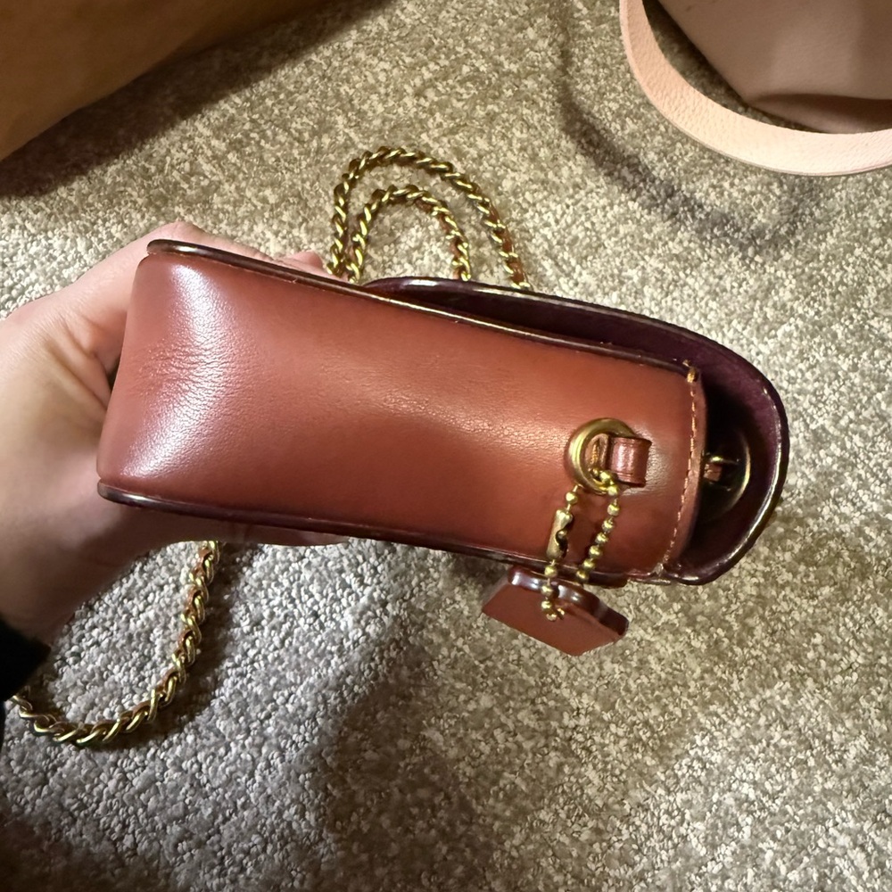 Coach Madison - image 3